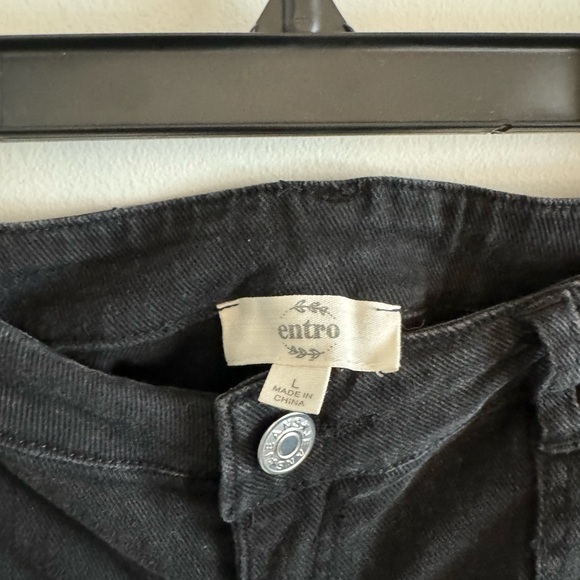 Entro Black Jean Shorts - Size L - Picture 3 of 3